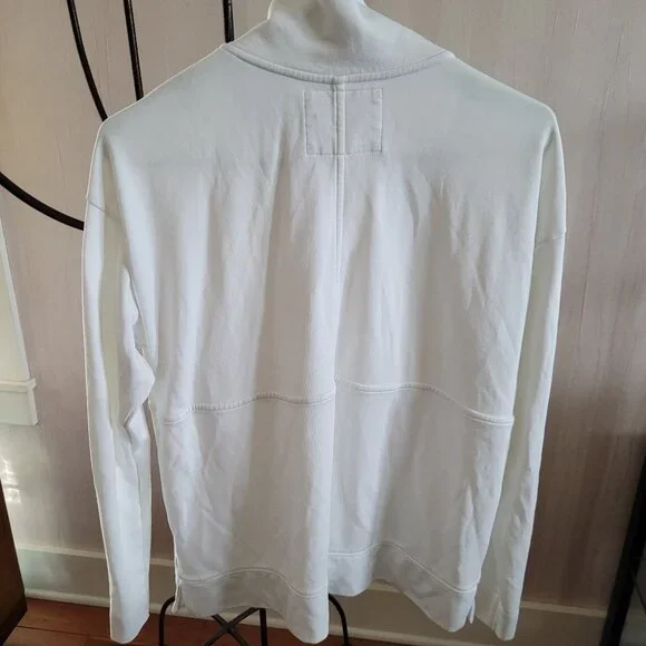 Alice Walk - The Zip-Up Sweatshirt in White - Picture 10 of 10